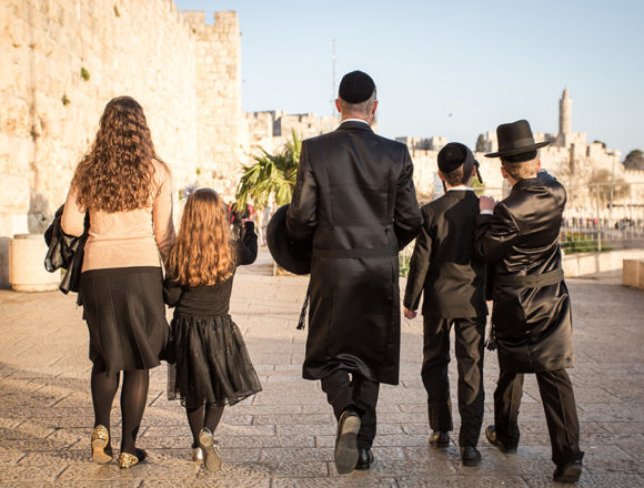 il_family_5d862b18c3f760670a43d1d7e561012b Hochgerechnet Hunderte jüdische Kleingruppen im alten Jerusalem: Haben die Juden wirklich den Messias abgelehnt?